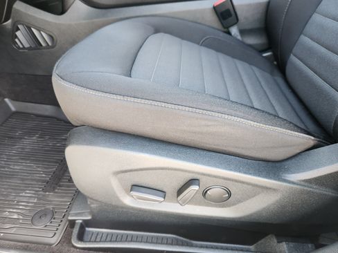 Used 2020 Ford Edge SE w/ Cargo Accessory Package FWD image 9