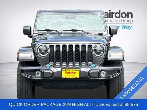 Used 2021 Jeep Wrangler Unlimited Sahara AWD/4WD image 2