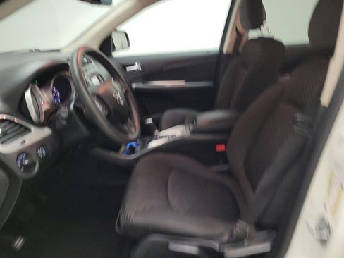 Used 2018 Dodge Journey SE image 17