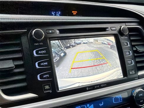 Used 2018 Toyota Highlander Limited image 29