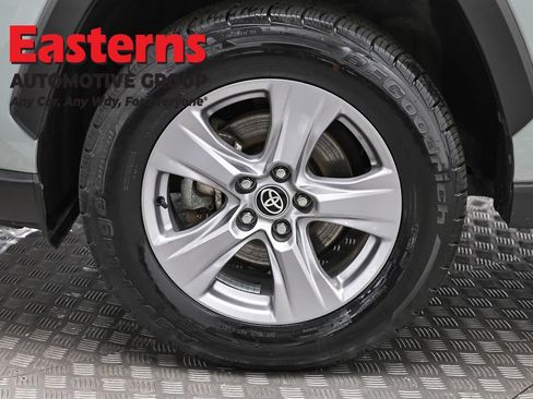 Used 2022 Toyota RAV4 XLE image 32