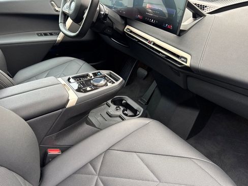 Used 2025 BMW iX xDrive50 image 33