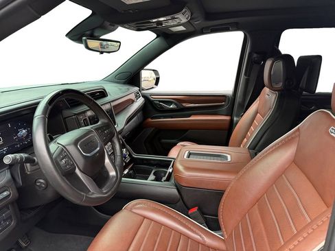 Used 2024 GMC Yukon XL Denali Ultimate image 10