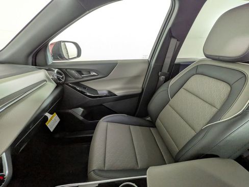 New 2026 Chevrolet Equinox LT w/ Convenience Package II image 28