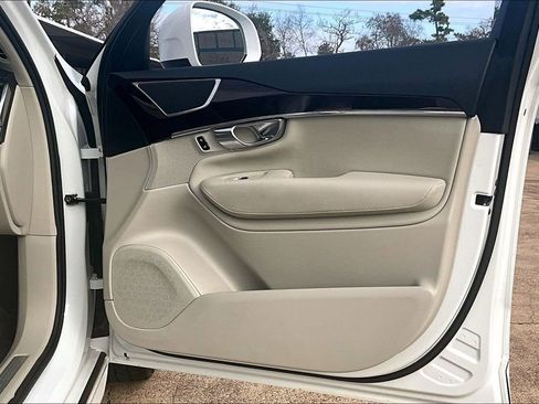 Used 2019 Volvo XC90 T6 Momentum w/ Protection Package Premier image 25