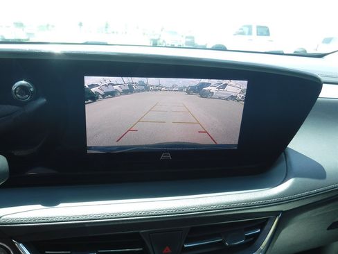 Used 2024 Buick Encore GX Sport Touring AWD/4WD image 17