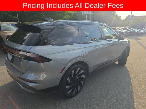 Used 2024 Lincoln Nautilus Reserve w/ Equipment Group 202A AWD/4WD image 7