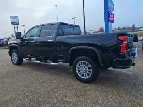 Certified 2025 Chevrolet Silverado 2500 LT w/ Z71 Chrome Sport Edition image 6