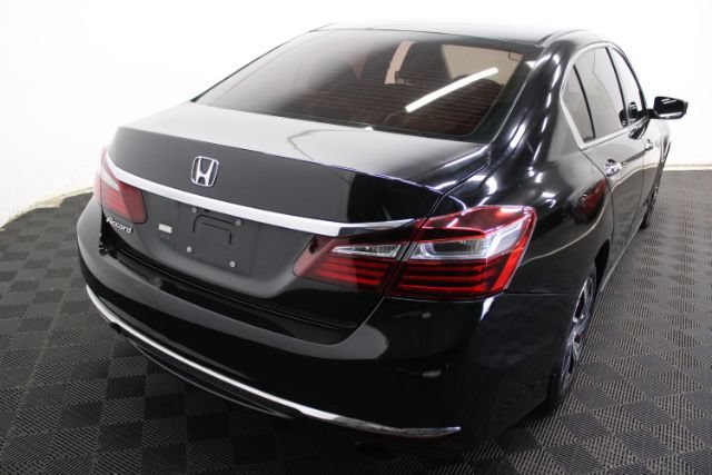 Used 2017 Honda Accord LX image 4