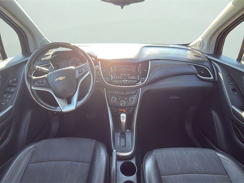 Used 2022 Chevrolet Trax LT w/ Driver Confidence Package image 19