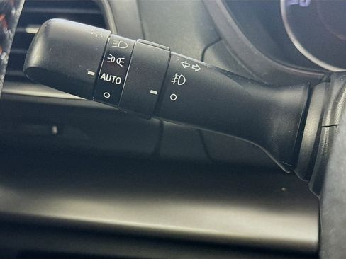 Used 2019 Subaru Crosstrek 2.0i Limited w/ Moonroof Package w/Navigation image 12