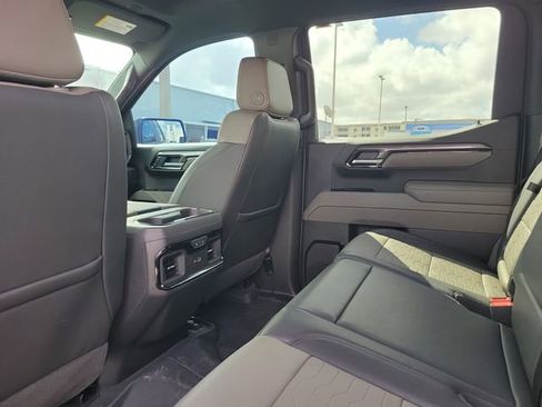 Used 2025 Chevrolet Silverado 1500 ZR2 w/ Technology Package image 7