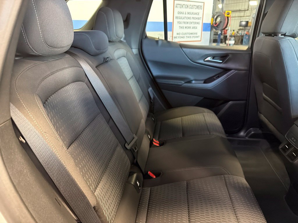 Used 2026 Chevrolet Equinox LT AWD/4WD image 26