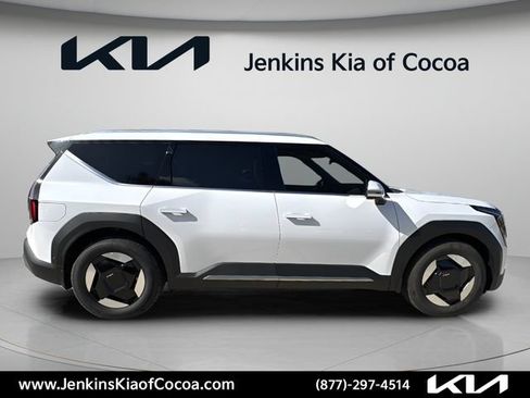 New 2026 Kia EV9 Wind AWD/4WD image 3