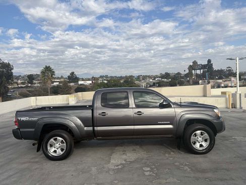 Used 2015 Toyota Tacoma PreRunner image 39