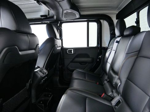 Used 2024 Jeep Gladiator Sport w/ Premium Package image 28