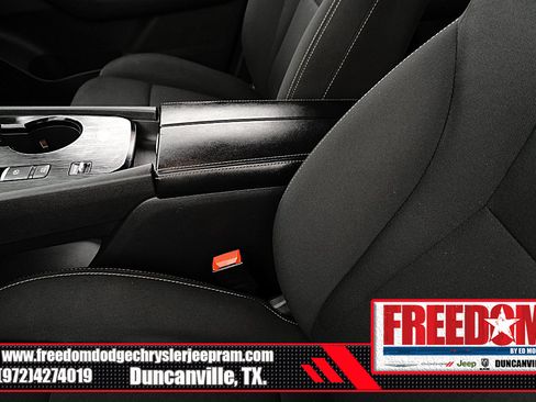 Used 2024 Nissan Rogue S FWD image 34