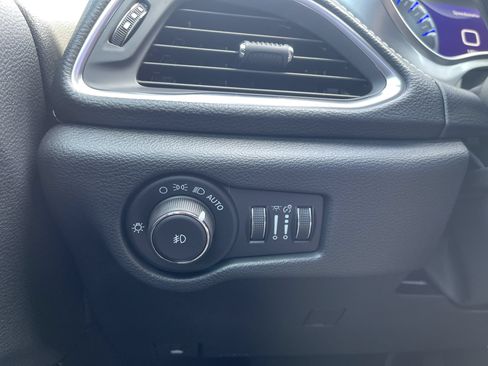 New 2025 Chrysler Pacifica Limited FWD image 20