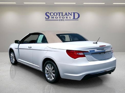Used 2013 Chrysler 200 Touring FWD image 8