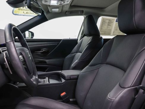 Used 2024 Lexus ES 350 w/ Premium Package FWD image 18