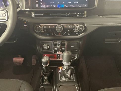 Certified 2025 Jeep Wrangler Unlimited Rubicon 4xe w/ Convenience Group AWD/4WD image 12