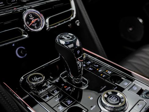 Used 2022 Bentley Flying Spur V8 AWD/4WD image 57