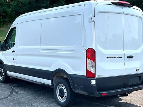 New 2026 Ford Transit 250 148 Medium Roof RWD image 3