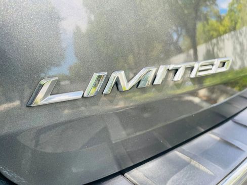 Used 2022 Ford Explorer Limited w/ Equipment Group 301A image 15