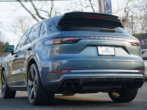 Used 2019 Porsche Cayenne Turbo image 10