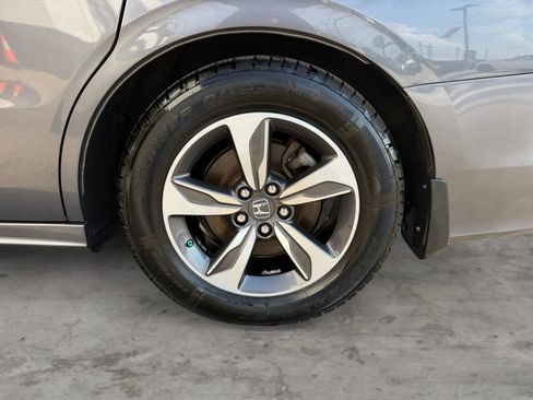 Used 2018 Honda Odyssey Touring image 44