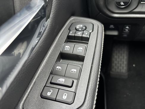 New 2026 RAM 1500 Laramie w/ Sport Appearance Package AWD/4WD image 15