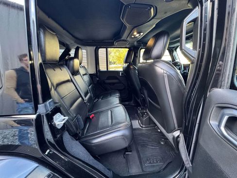 Used 2020 Jeep Wrangler Unlimited Sahara image 15