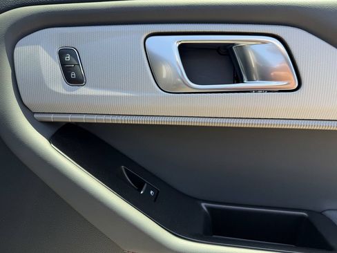 New 2026 Ford Explorer Active RWD image 11