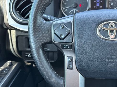 Used 2019 Toyota Tacoma SR5 AWD/4WD image 14