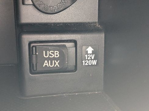Used 2013 Toyota Camry SE FWD image 13