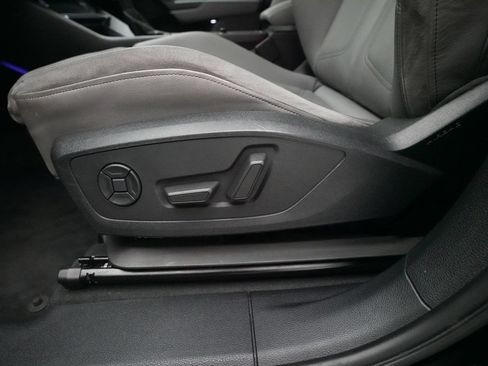 Used 2019 Audi Q3 2.0T Prestige w/ Prestige Package AWD/4WD image 29