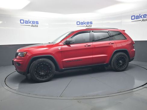 Used 2019 Jeep Grand Cherokee Trailhawk w/ Trailhawk Luxury Group AWD/4WD image 5