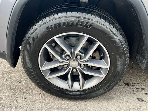 Used 2018 Jeep Grand Cherokee Limited w/ Luxury Group II image 10