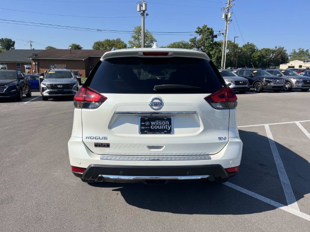 Used 2020 Nissan Rogue SV w/ Premium Package FWD image 4