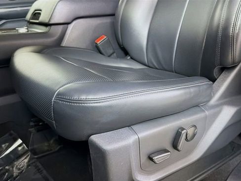 Used 2024 Ford Expedition Max XLT image 21