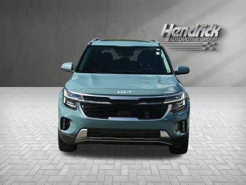 Used 2024 Kia Seltos SX w/ SX Sunroof Package AWD/4WD image 3