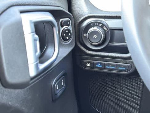 Used 2024 Jeep Wrangler Willys AWD/4WD image 14