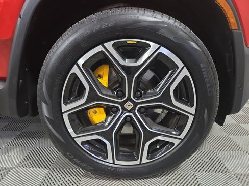 Used 2023 Rivian R1T Adventure image 12