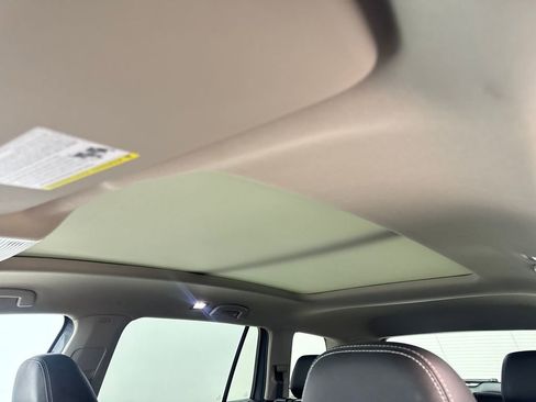 Used 2024 Volkswagen Atlas SE w/ Panoramic Sunroof Package AWD/4WD image 77