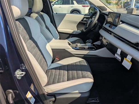 New 2025 Mitsubishi Outlander SE image 33