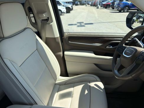 Used 2021 GMC Yukon XL Denali w/ Denali Ultimate Package RWD image 11