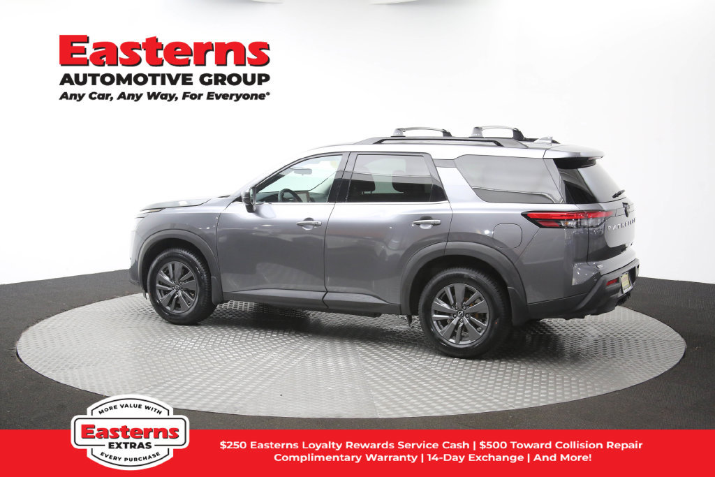 Used 2023 Nissan Pathfinder SV w/ SV Premium Package AWD/4WD image 67