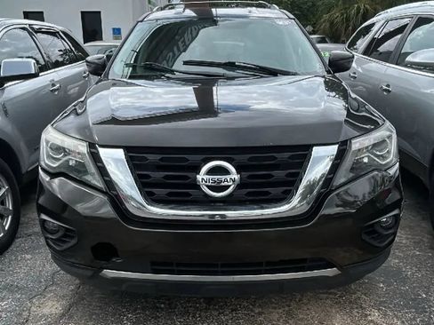 Used 2017 Nissan Pathfinder SV w/ SV Tech Package AWD/4WD image 2
