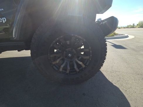 Used 2019 Jeep Wrangler Unlimited Sahara AWD/4WD image 26