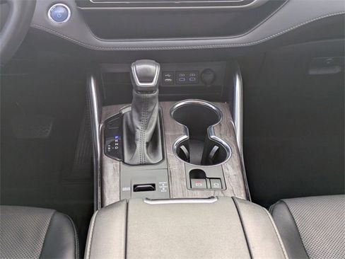 Used 2022 Toyota Highlander Limited image 21